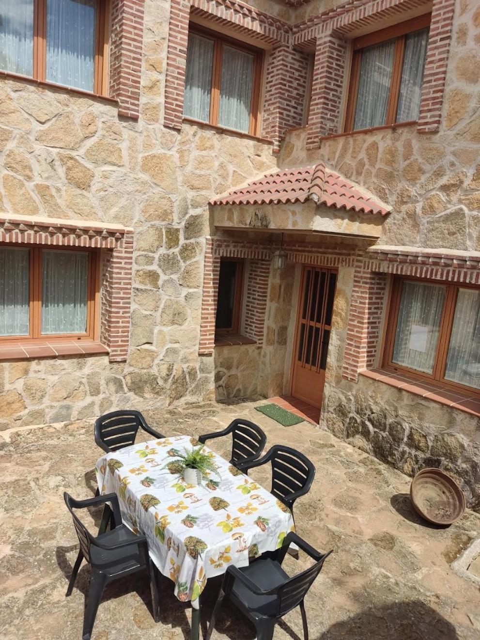 Casa Rural El Pajar Navaluenga Eksteriør billede